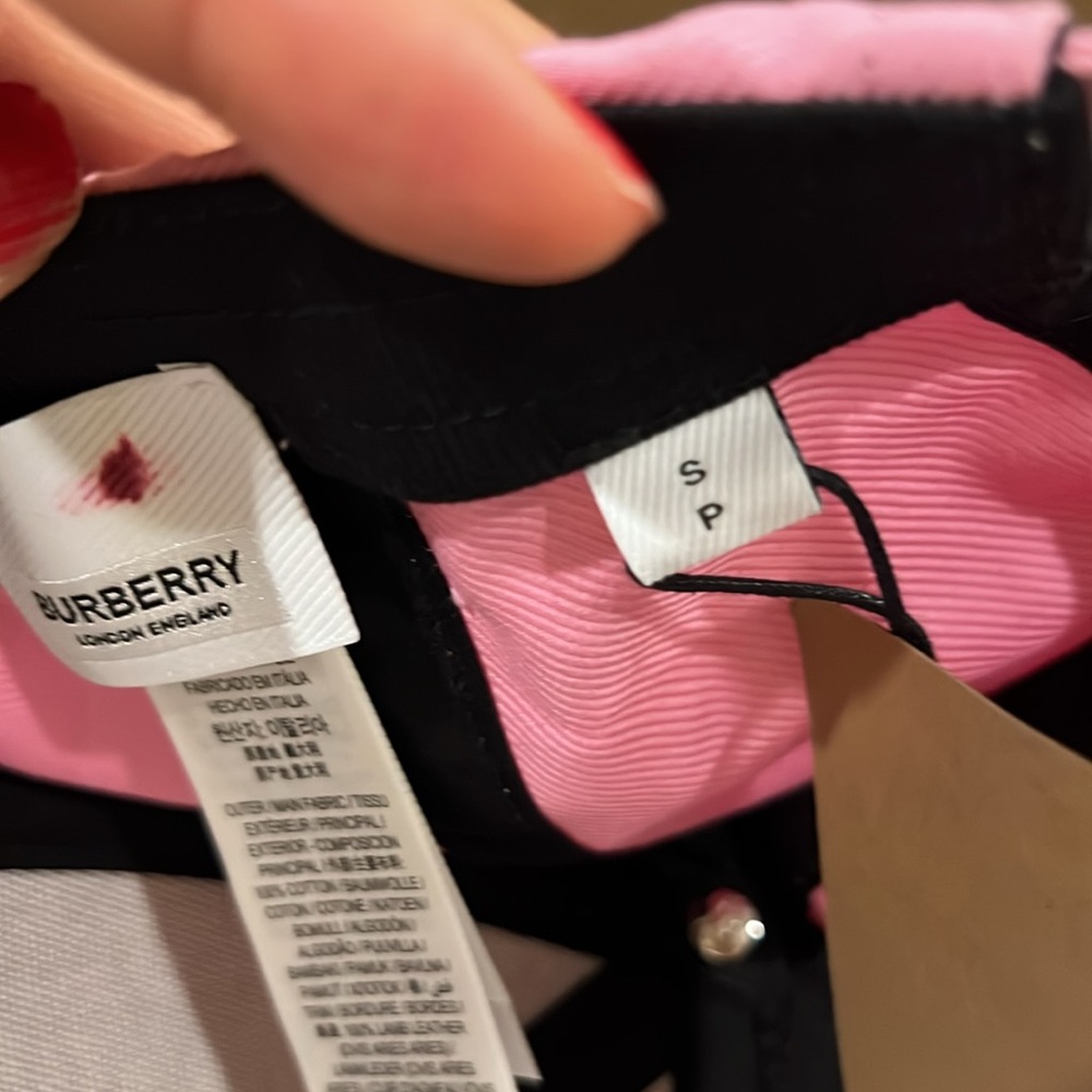 🔥🔥🔥Authentic Burberry Bowling Burberry Horseperry  Motif Baseball Cap - Picture 9 of 9